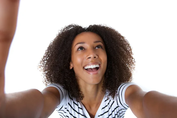 Jovem mulher tomando selfie — Fotografia de Stock