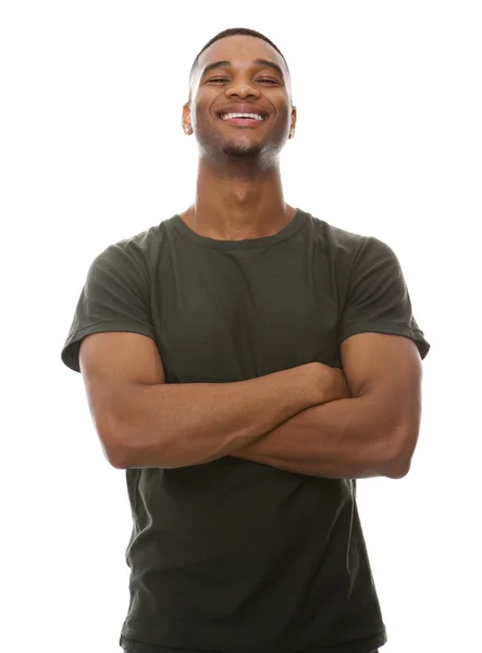 Cool homme afro-américain souriant avec les bras croisés — Photo