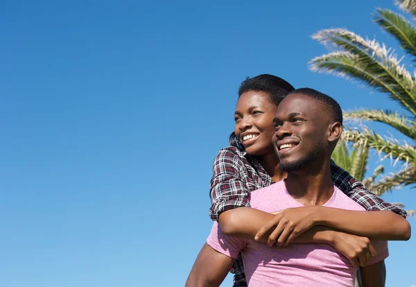 Birlikte yaz zevk mutlu genç Çift