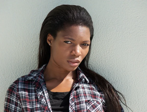 Portret piękne african american kobieta z bliska — Zdjęcie stockowe