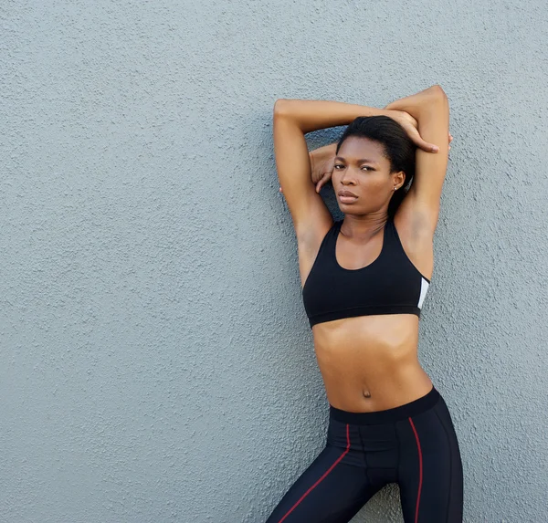 Confident young black fitness woman — Stock Photo, Image