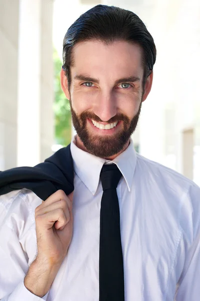 Ευτυχής επιχειρηματίας χαμογελά στο πουκάμισο και γραβάτα — Φωτογραφία Αρχείου