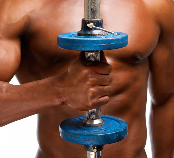 Fuerte africano americano hombre levantamiento gimnasio peso — Foto de Stock