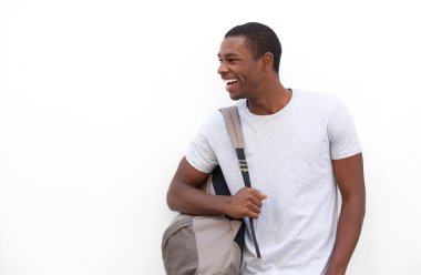 Mutlu Afro-Amerikan üniversite öğrencisi bir çanta 