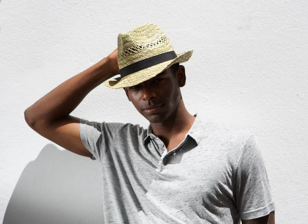 Американский мужчина-модель в шляпе — стоковое фото