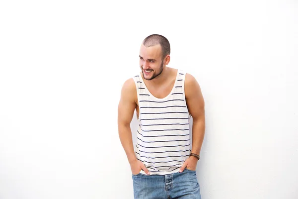 Joven guapo con barba sonriendo —  Fotos de Stock