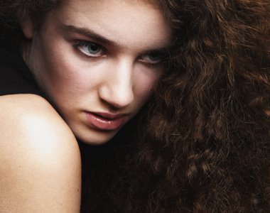 bir kadın manken Güzellik Portresi 