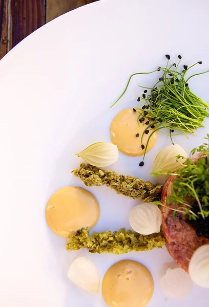 Luxurious food starter with caviar and steak tartare — Stock Fotó
