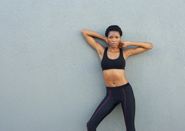 Attractive african american sporty young woman — Stock Photo, Image