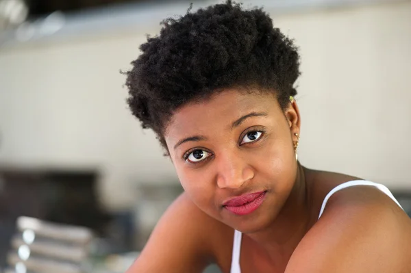 Black girl looking at camera — Stock Photo, Image