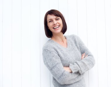 Gülümseyerek emin yaşlı kadın