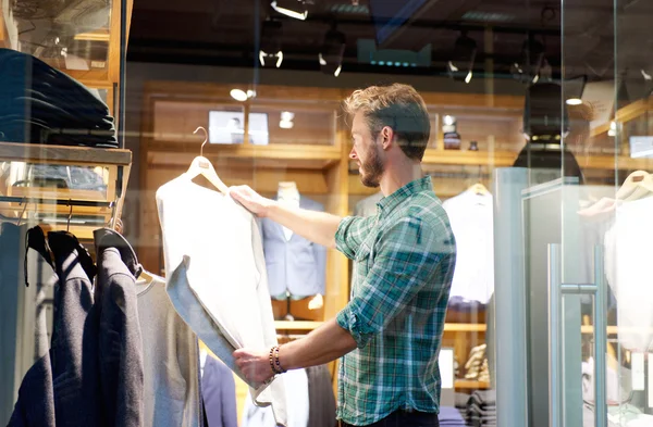 Vêtements pour hommes — Photo