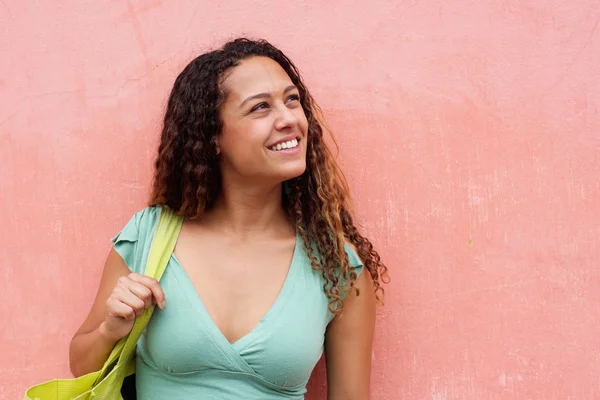 Sorrindo jovem mulher — Fotografia de Stock