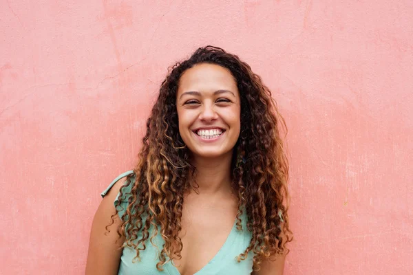 Retrato de atractiva joven hembra — Foto de Stock