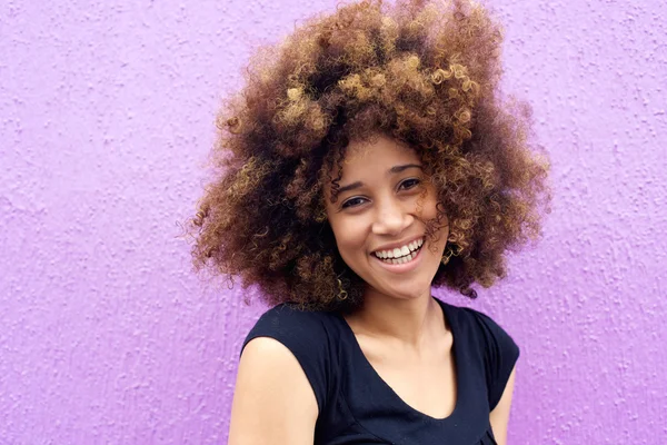 Rire femme afro-américaine — Photo
