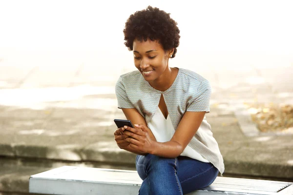 Mujer africana feliz —  Fotos de Stock