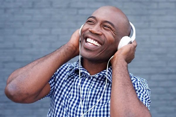 Smiling young african man — Stock Photo, Image
