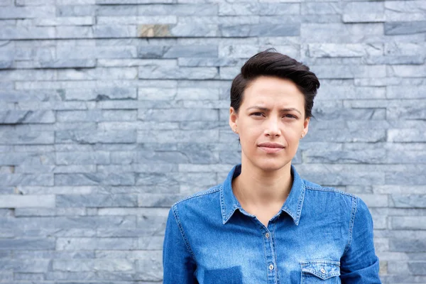 Portrait of young woman — Stock Photo, Image