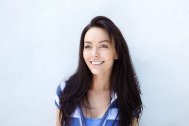 Kendine güvenen genç bayan