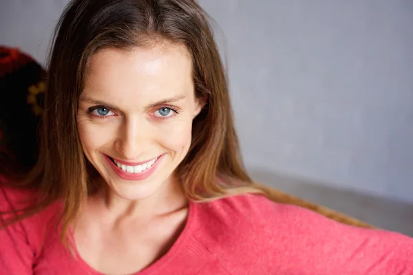 De cerca mujer mayor sonriente —  Fotos de Stock