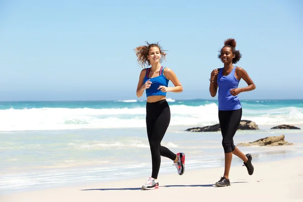 Dos jóvenes corredores sanos — Foto de Stock