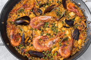 tipik İspanyol paella