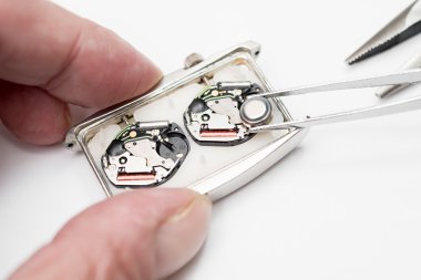 Onarım ve restorasyon saatı