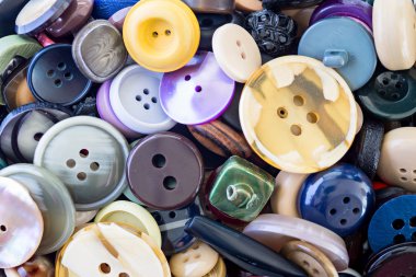 Renkli düğmeler ürün yelpazesine