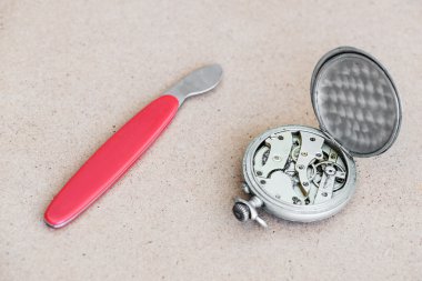 Onarım ve restorasyon saatı