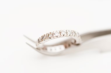 Platin ve elmas yüzük