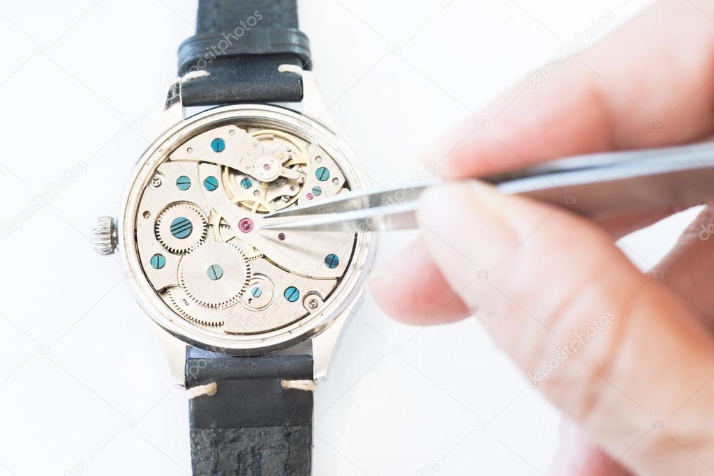 Reparation and restoration of watches