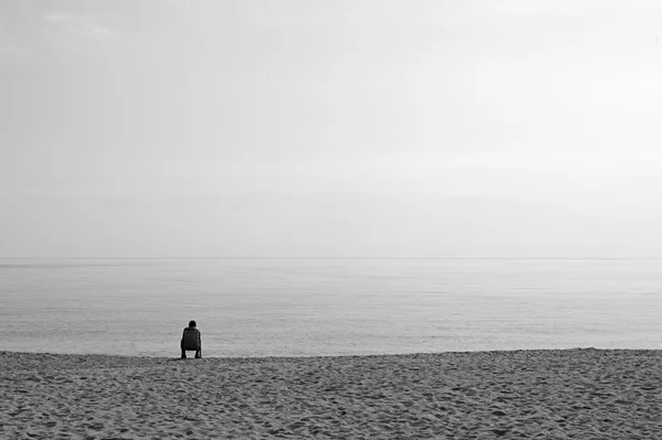 Människor på stranden — Stockfoto