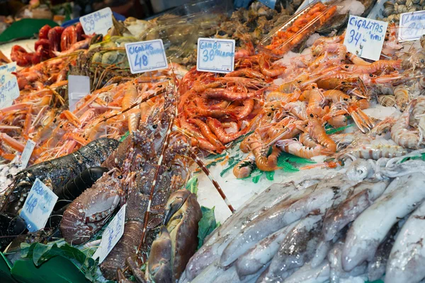 Ryby i owoce morza sklep — Zdjęcie stockowe