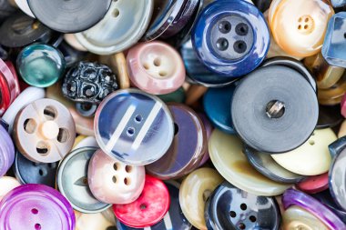 Kıyafetler için düğmeler