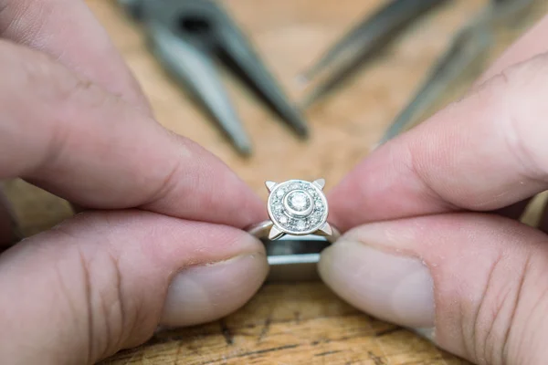 Jewelry Repair — Stock Photo, Image