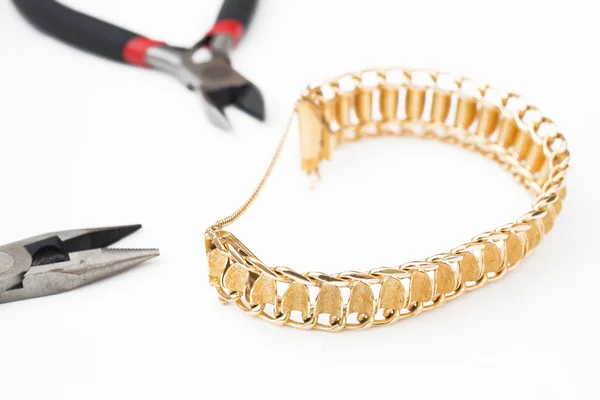 Reparation and restoration of jewelry — Stock Photo, Image