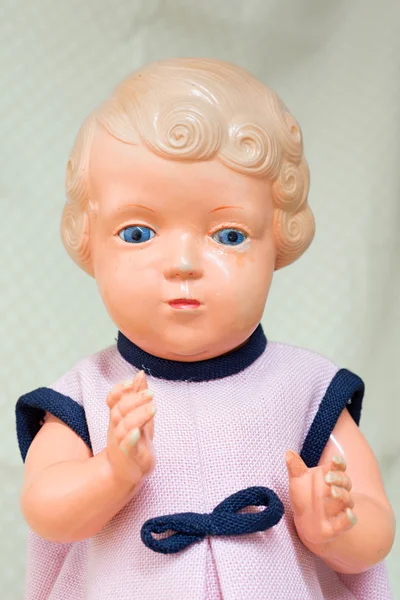 Античная кукла — стоковое фото