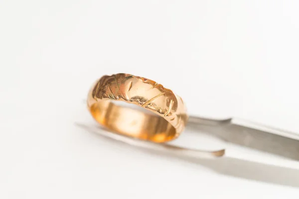 Reparation and restoration of jewelry — Stock Photo, Image