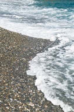 taşlar ile deniz kıyısı