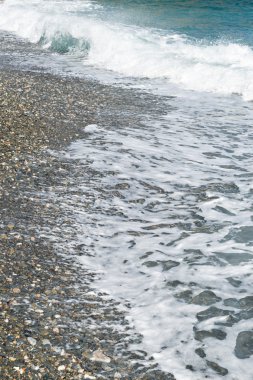 taşlar ile deniz kıyısı