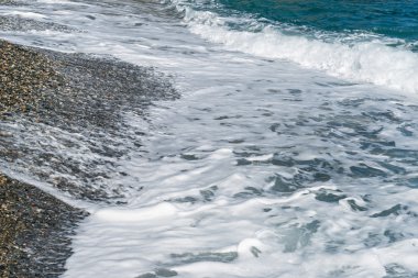 taşlar ile deniz kıyısı