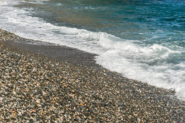 Kust met stenen — Stockfoto