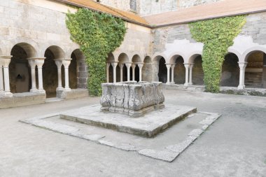 Port De La Selva (İspanya) - manastır Sant Pere De