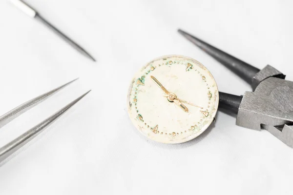 Reparation och restaurering av klockor — Stockfoto