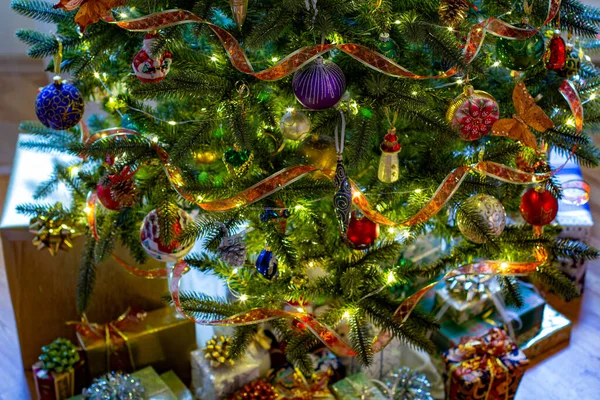 Karácsonyfa Dekorációk Újév Karácsonyfa Világítás Karácsonyi Dekorációs Ötletek Hangulatos Karácsonyi — Stock Fotó