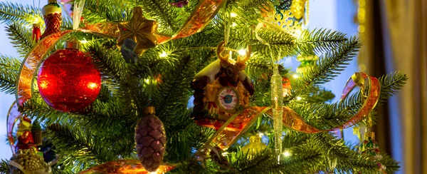 Χριστουγεννιάτικο Δέντρο Διακόσμηση Πρωτοχρονιά Φωτισμός Χριστουγεννιάτικου Δέντρου Χριστουγεννιάτικες Ιδέες Διακόσμησης — Φωτογραφία Αρχείου