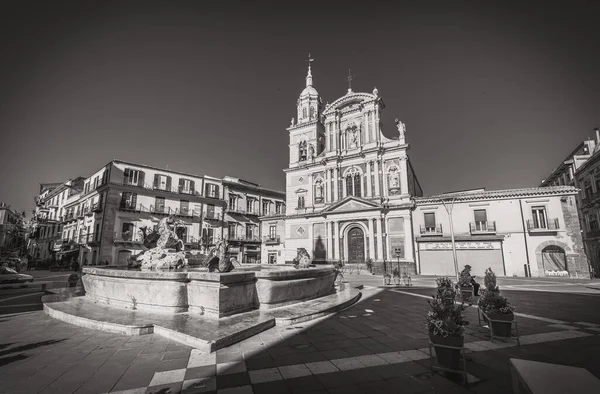 Piazza Garibaldi Och Kyrkan San Sebastiano Caltanissetta Sicilien Italien Europa — Stockfoto
