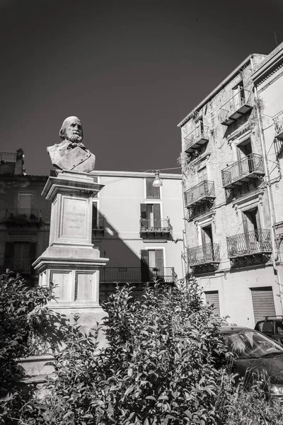 Statua Giuseppe Garibaldi Nel Centro Caltanissetta Sicilia Italia Europa — Foto Stock