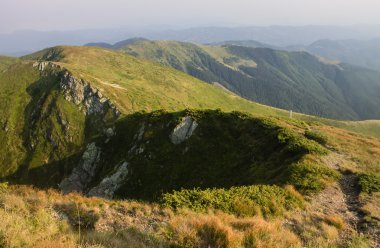 Yaz peyzaj Marmarosy dağlar aralığının