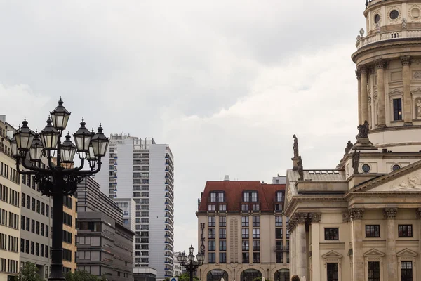 Berühmter touristischer berlin squeare - gendarmenmarkt — Stockfoto